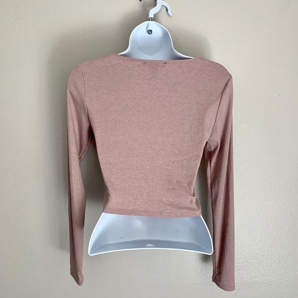 💫FINAL SALE F21 long sleeve ribbed twist front crop top - Picture 3 of 5